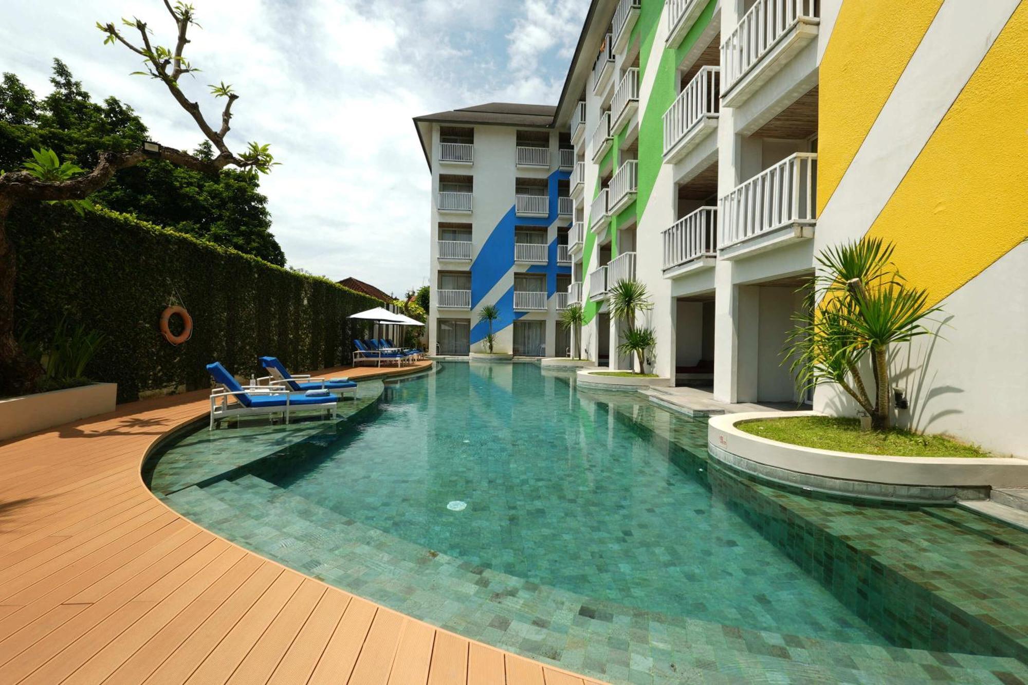 Bliss Surfer Hotel By Tritama Hospitality Legian Exteriér fotografie